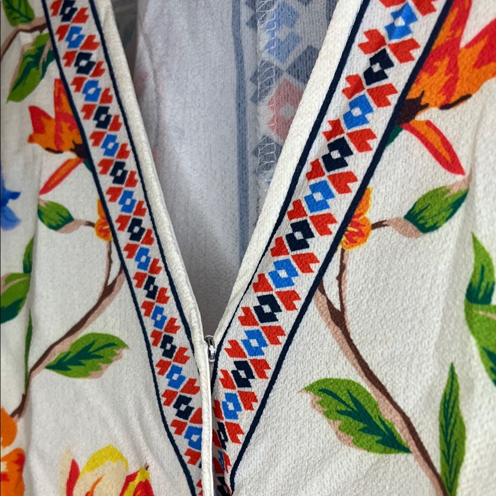 Anthropology Flying Tomato Cream Floral Blouse Dolmen Sleeve Size Medium - Picture 3 of 5